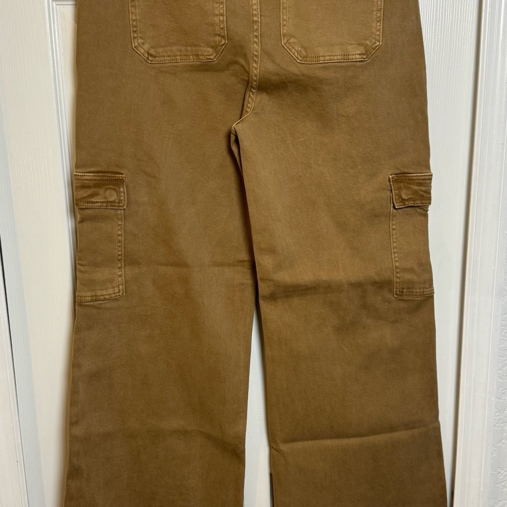 CLEARANCE ITEM!!
Stylish Brown Flare Cargo Jeans - Picture 4 of 7